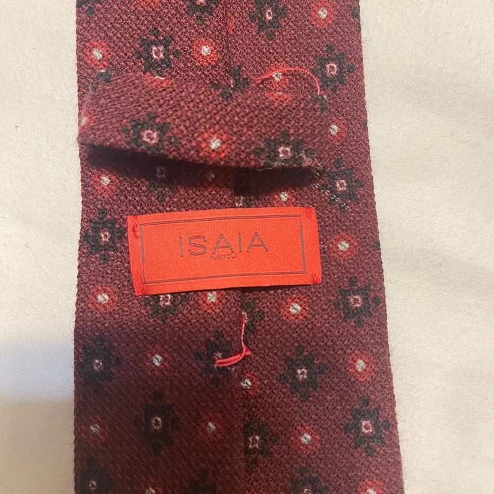 Isaia Burgundy Red Floral Medallion Silk Tie - Picture 9 of 10